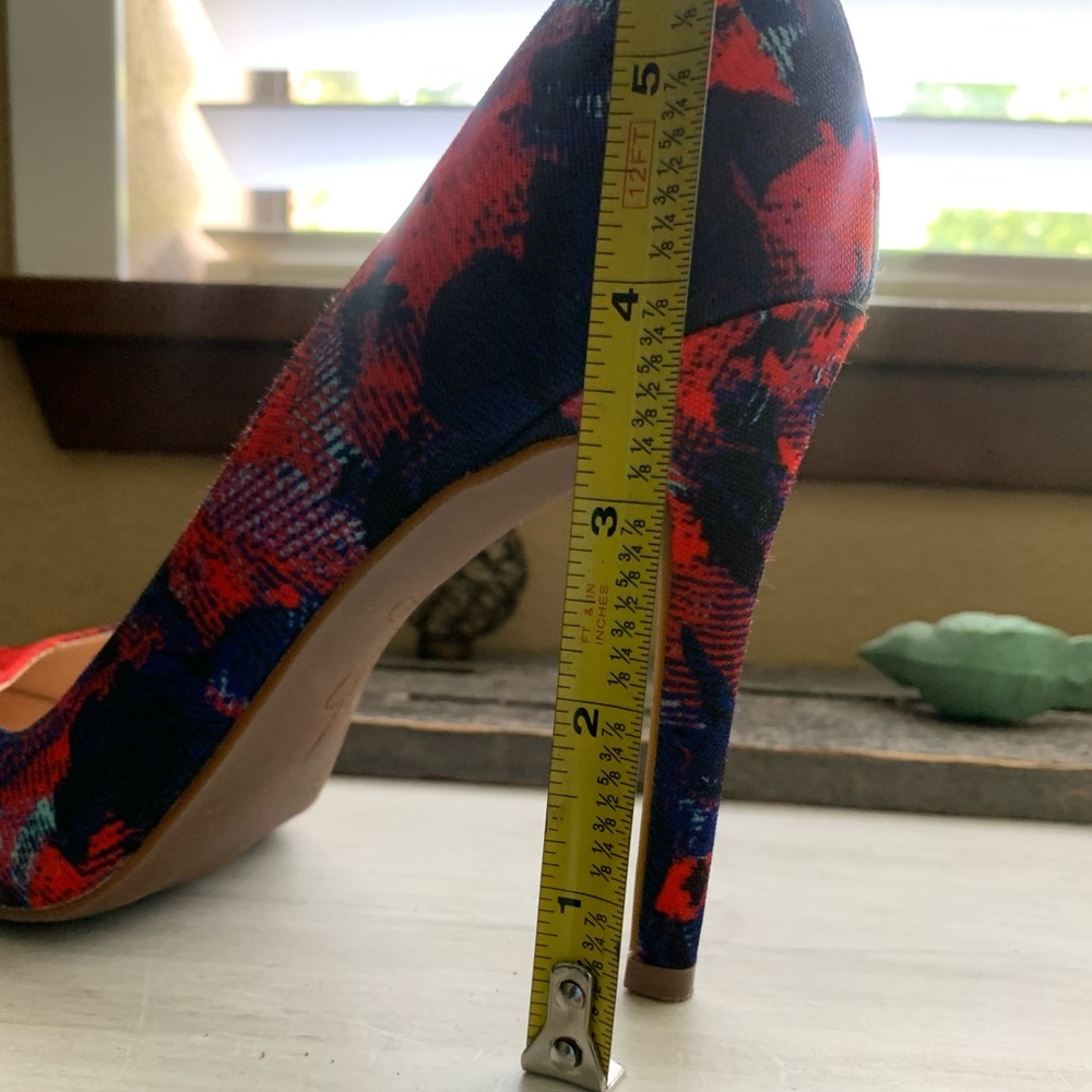 Jessica Simpson heels - Picture 4 of 4